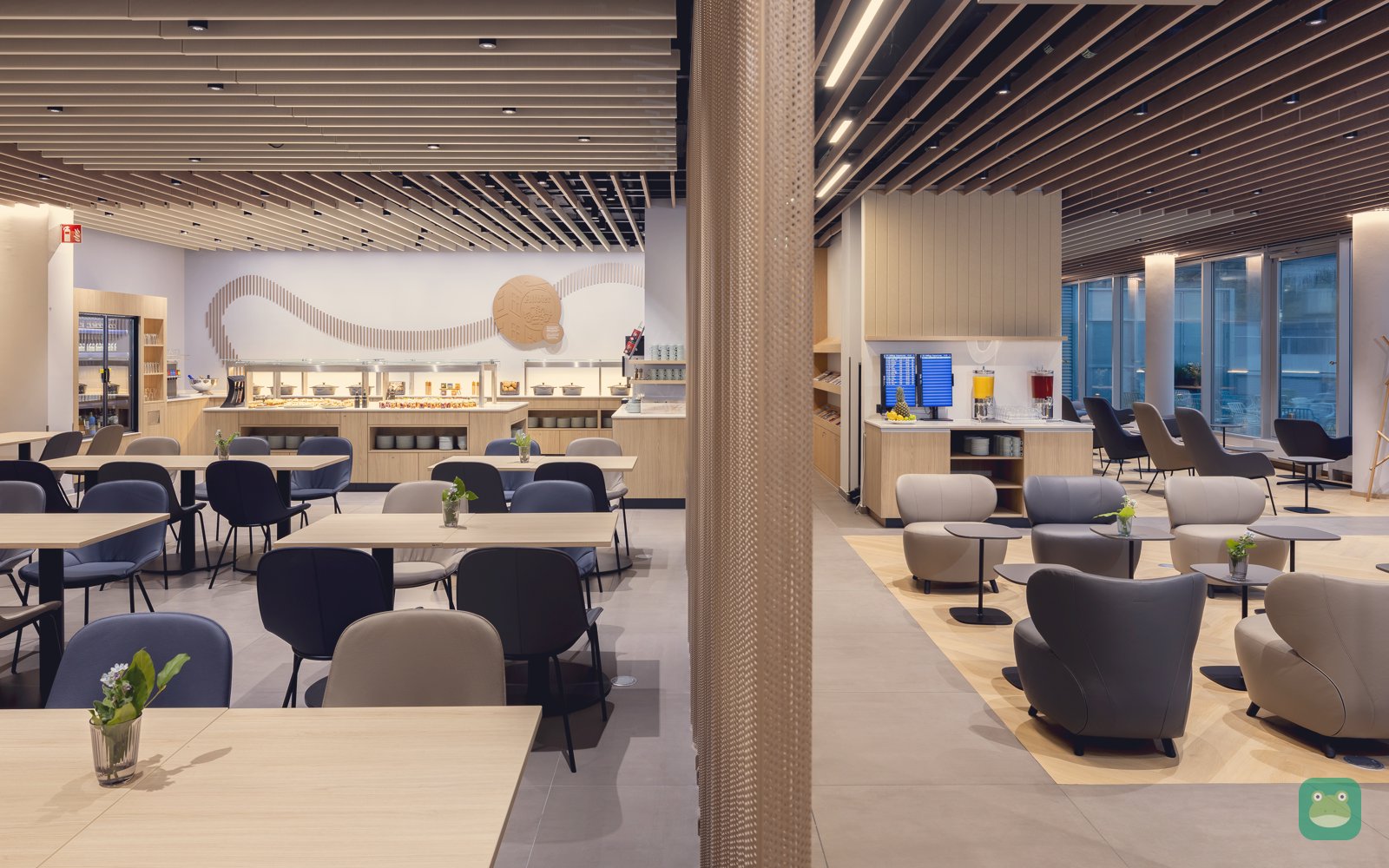 DUS Rhein Lounge interior (2026)