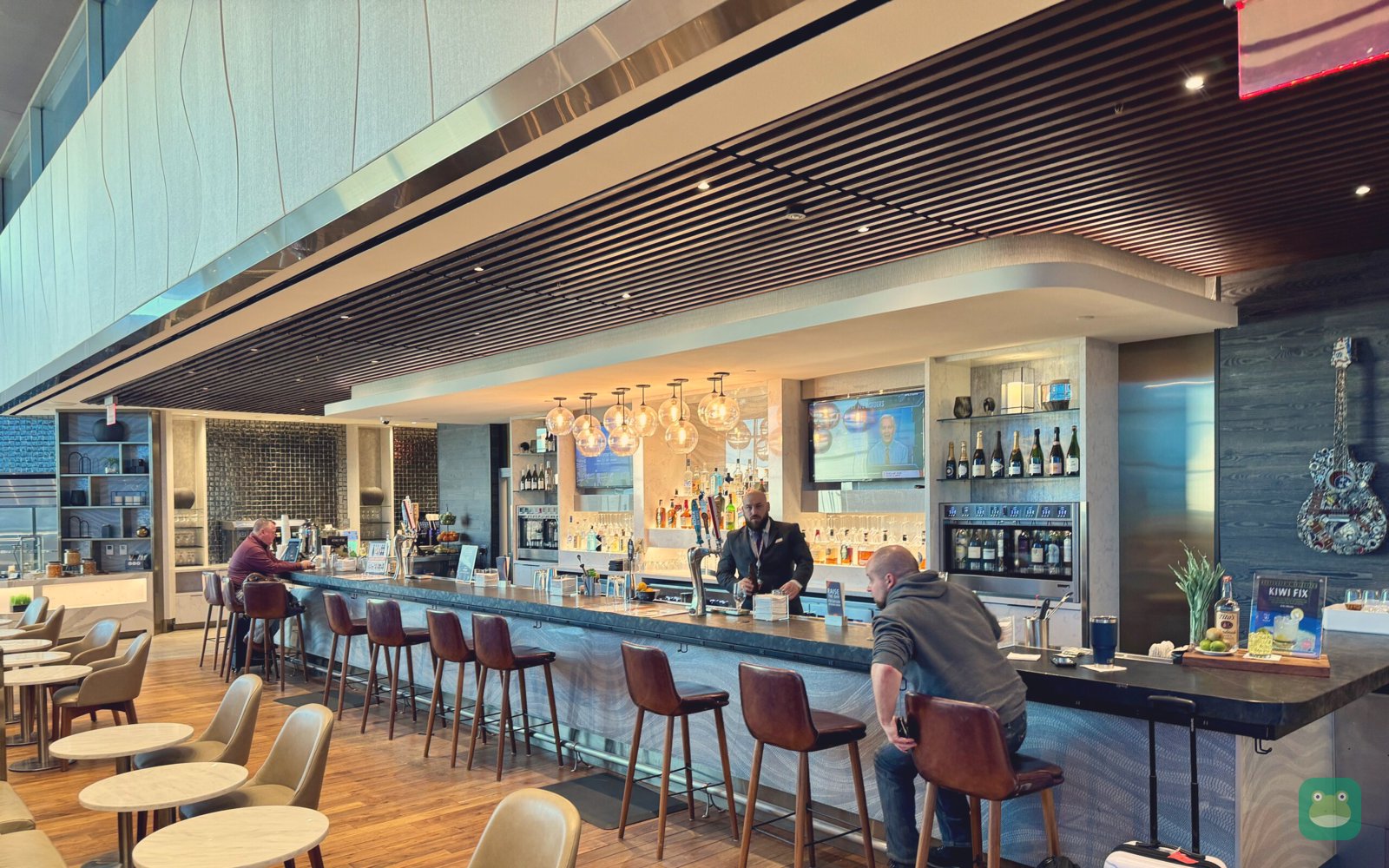 Delta Sky Club, BNA Concourse B — bar