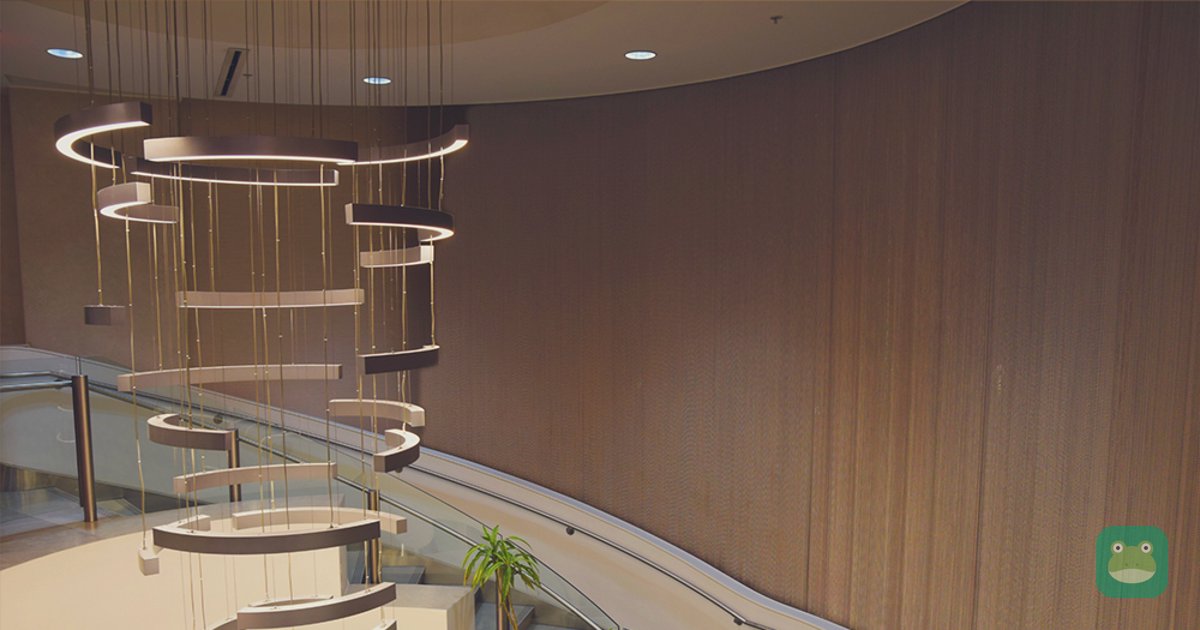 Sculptural staircase entry to the Flagship and Admirals Club lounges