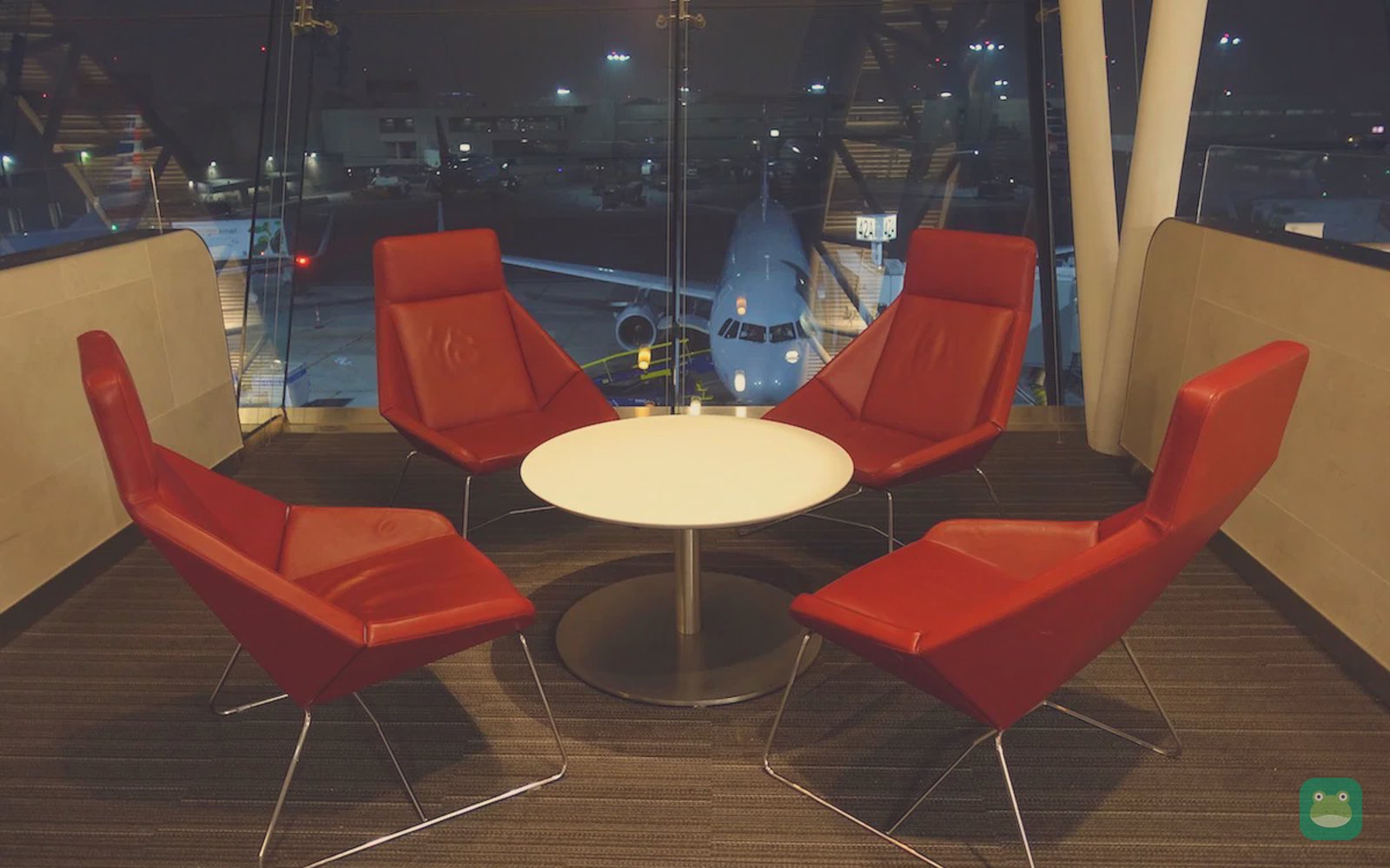 American Airlines Admirals Club, LAX Terminal 4 — seating
