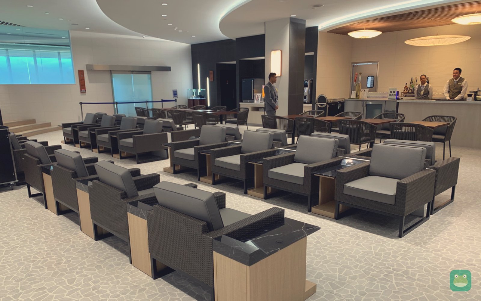 ANA Suite Lounge, HNL Terminal 2 — seating area