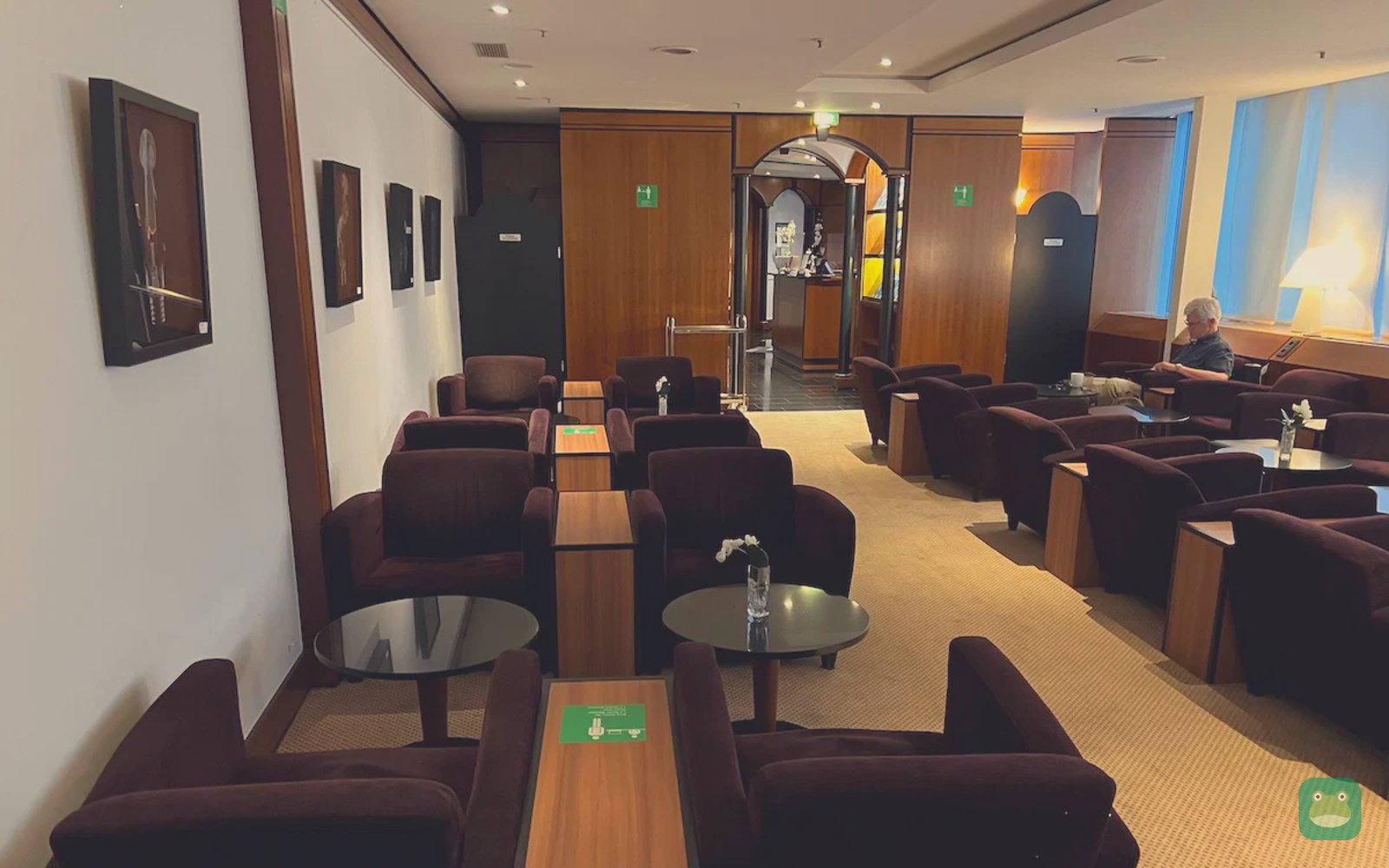 LuxxLounge, FRA Terminal 1 — main seating