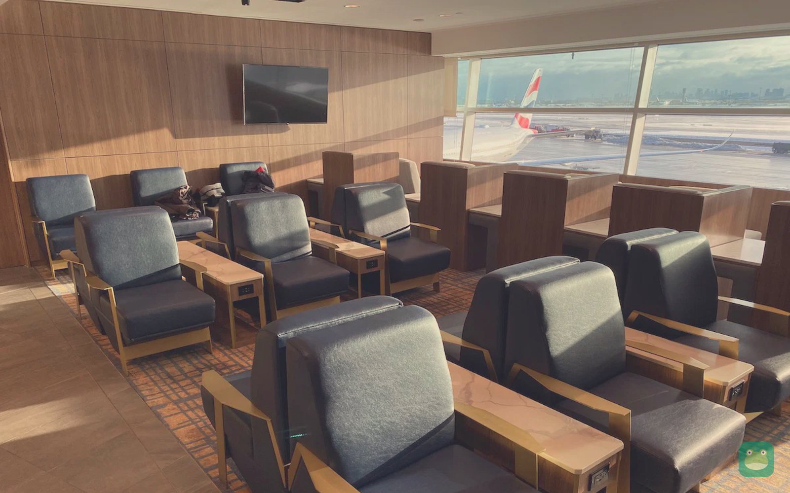British Airways Galleries Lounge, YYZ Terminal 3 — lounge interior