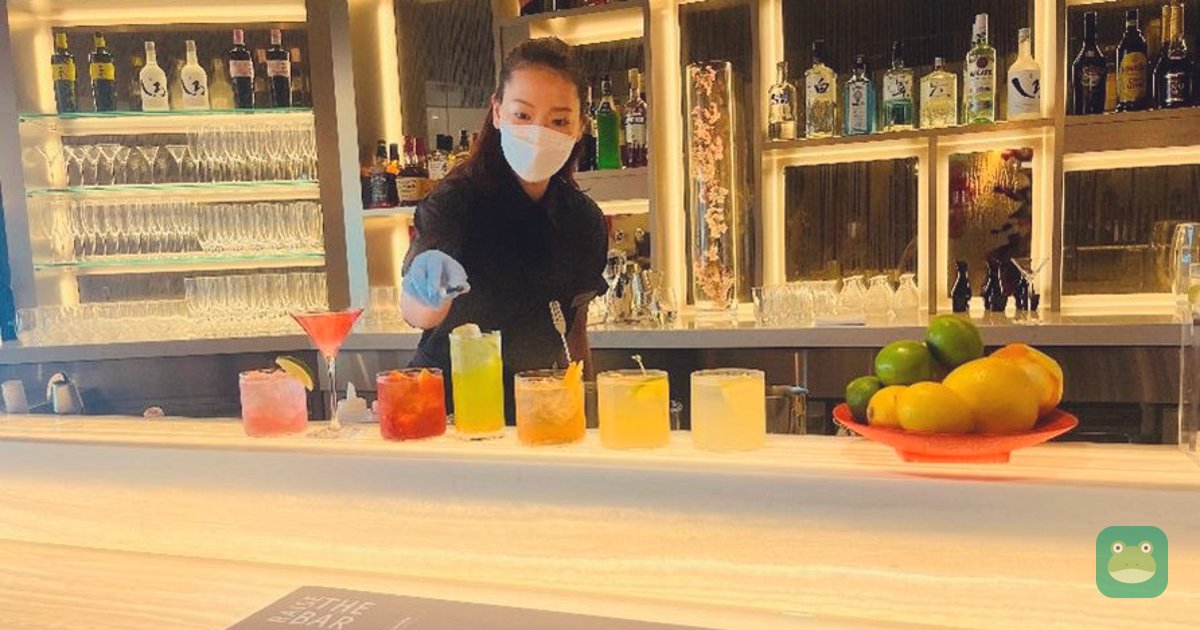 Bar at the Delta Sky Club, Tokyo Haneda Terminal 3