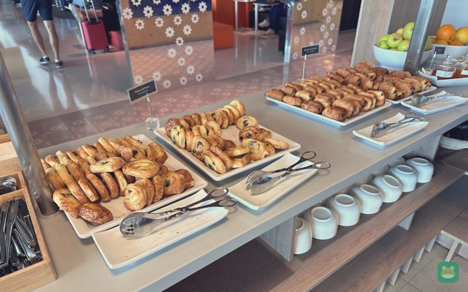 Buffet, ANA Lounge, Lisbon Terminal 1