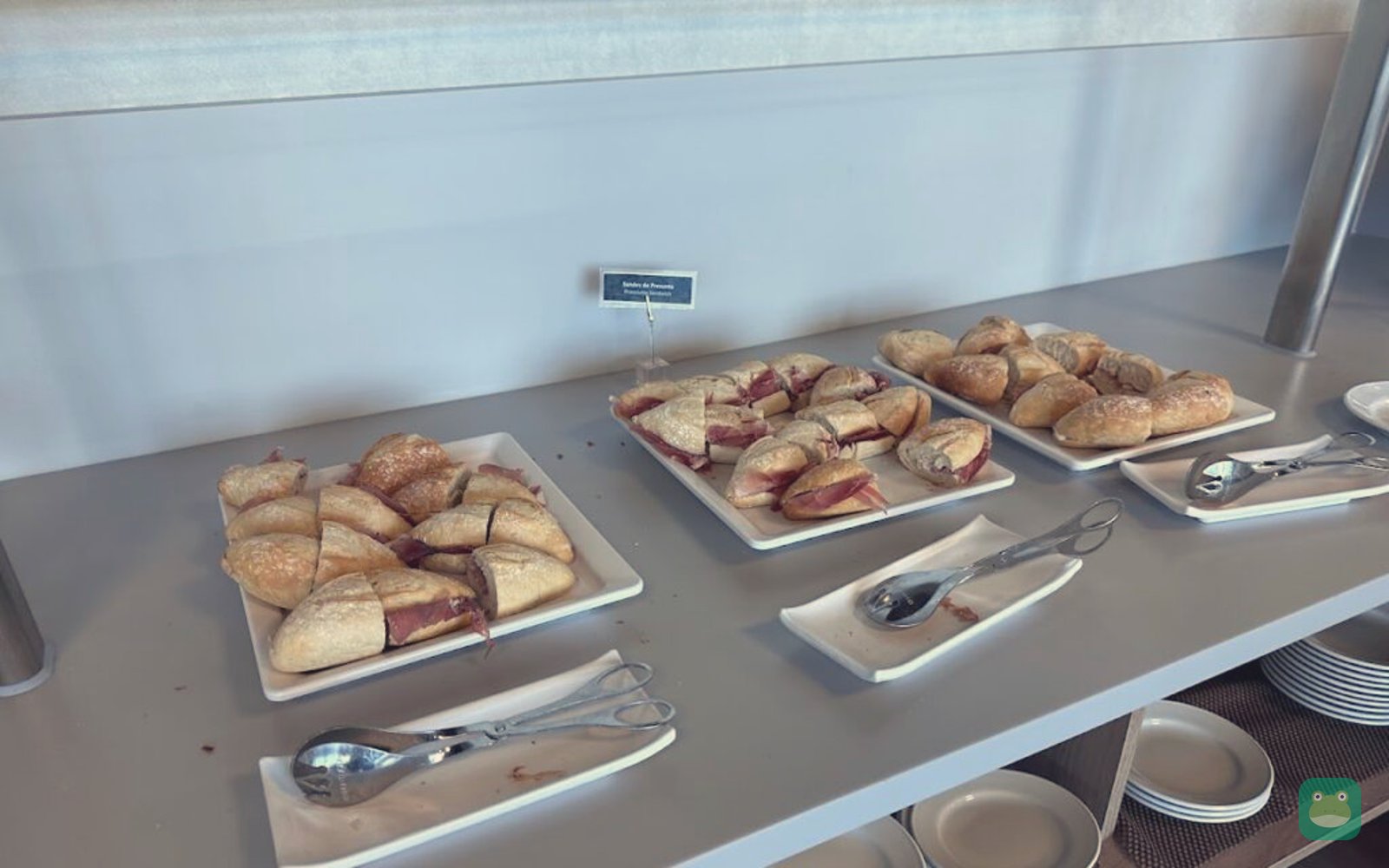Food at the ANA Lounge, Lisbon Terminal 1