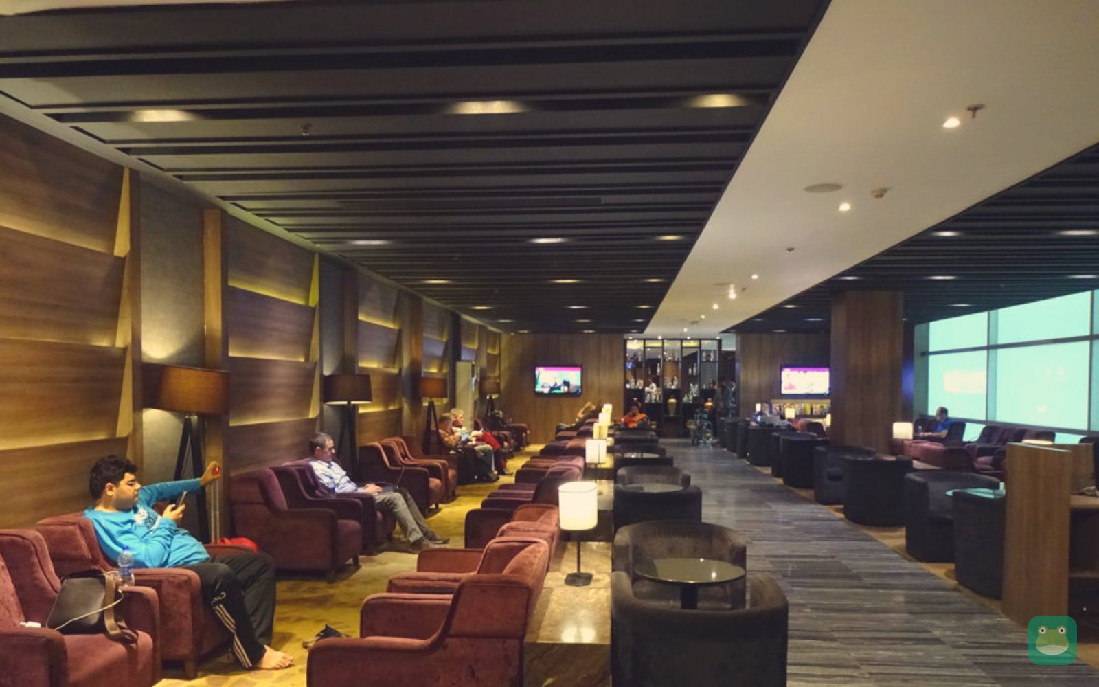 Plaza Premium Lounge, DEL Terminal 3 International — seating