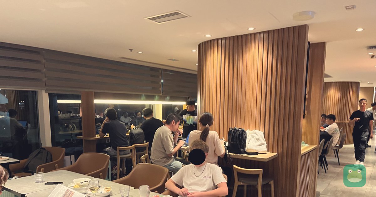 Plaza Premium Lounge (Gate 35), HKG Terminal 1 — seating area