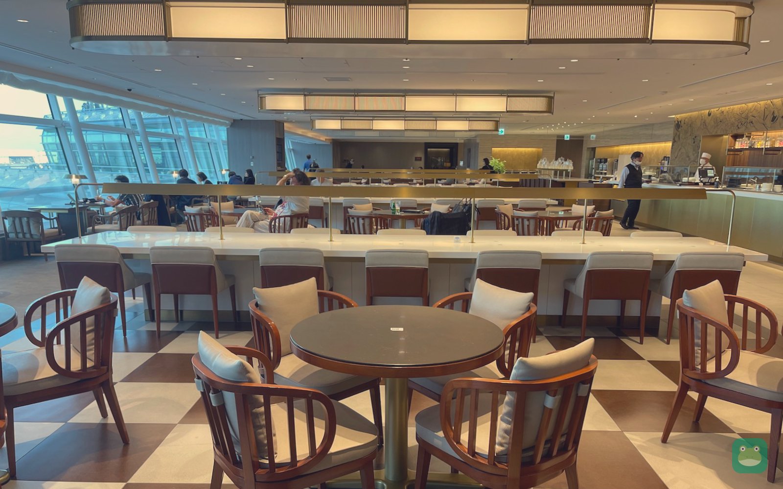 JAL First Class Lounge, HND Terminal 3 — dining room