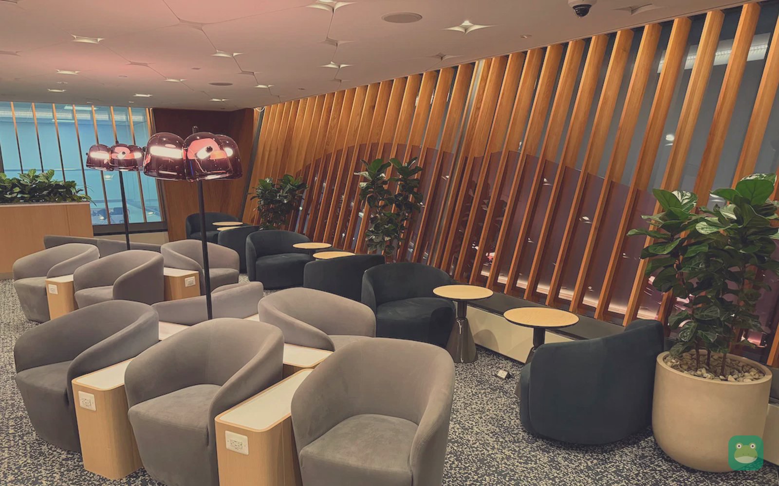 Capital One Lounge, IAD Main Terminal — seating area