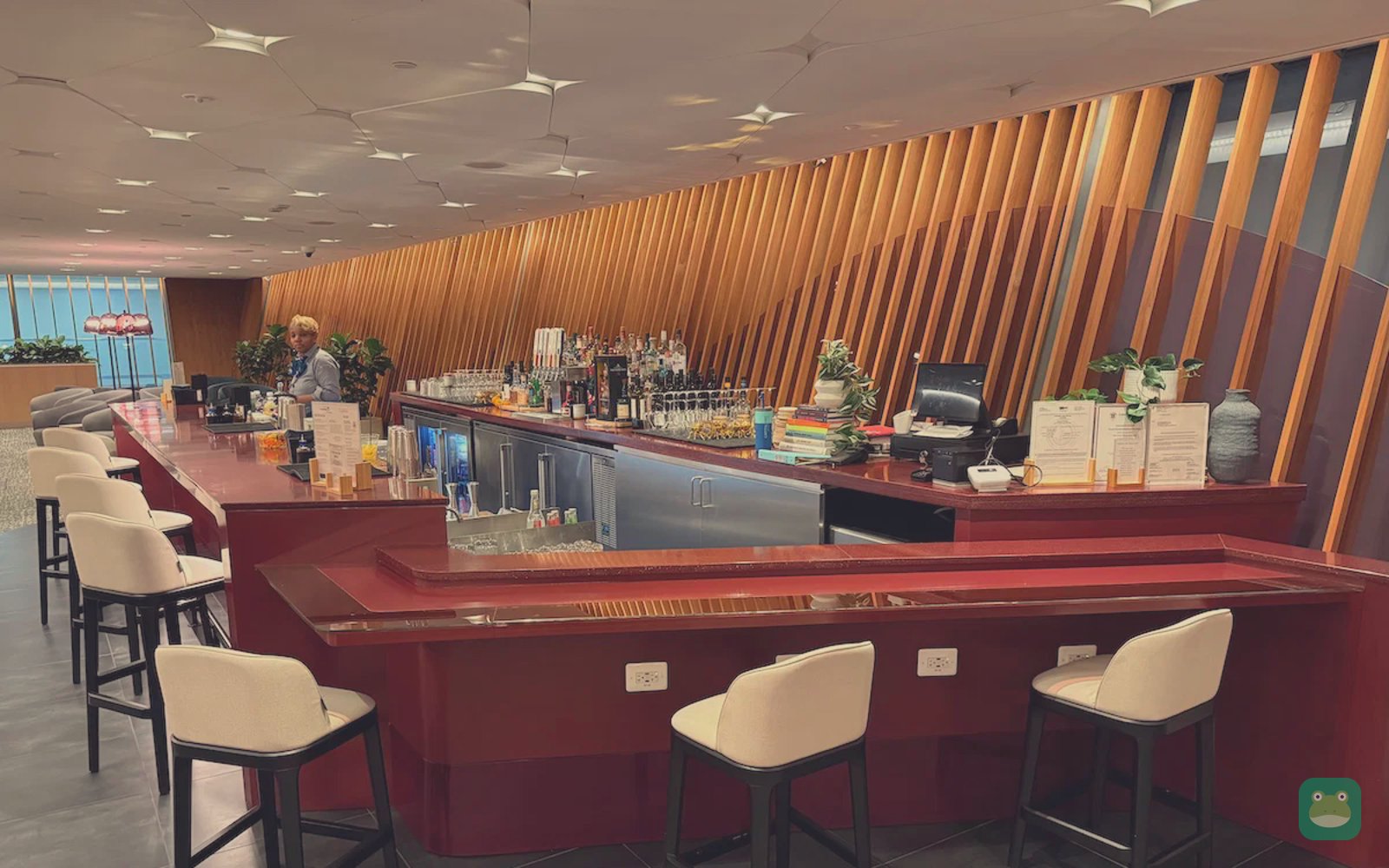 Capital One Lounge, IAD Main Terminal — bar