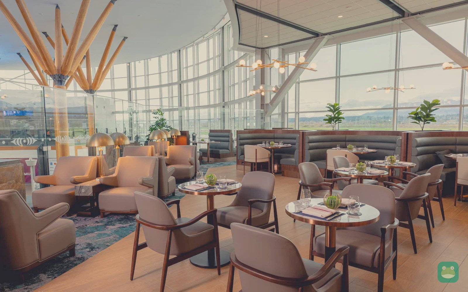 Plaza Premium First, YVR International Terminal — dining area