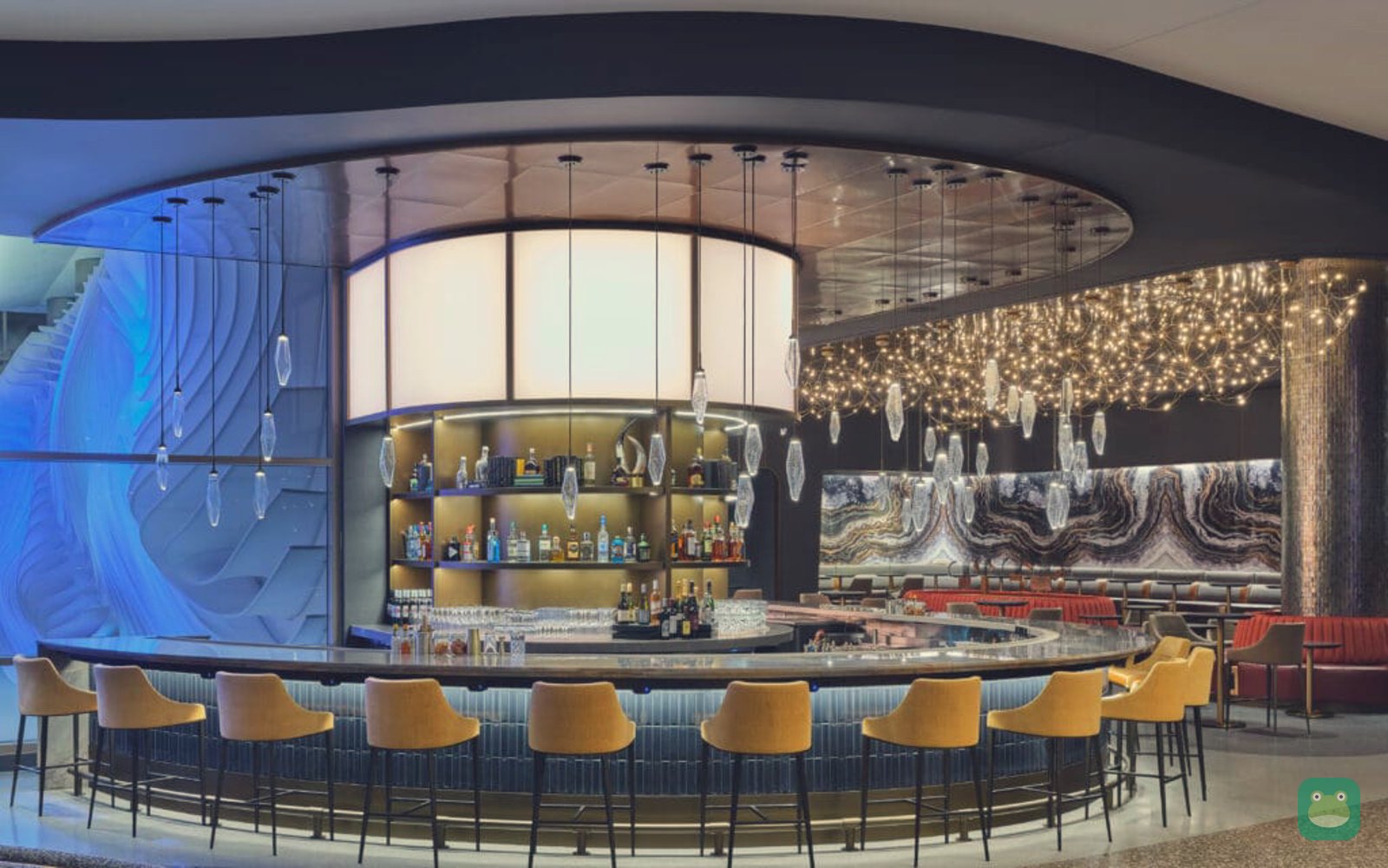 Delta Sky Club (B), SLC Concourse B — bar