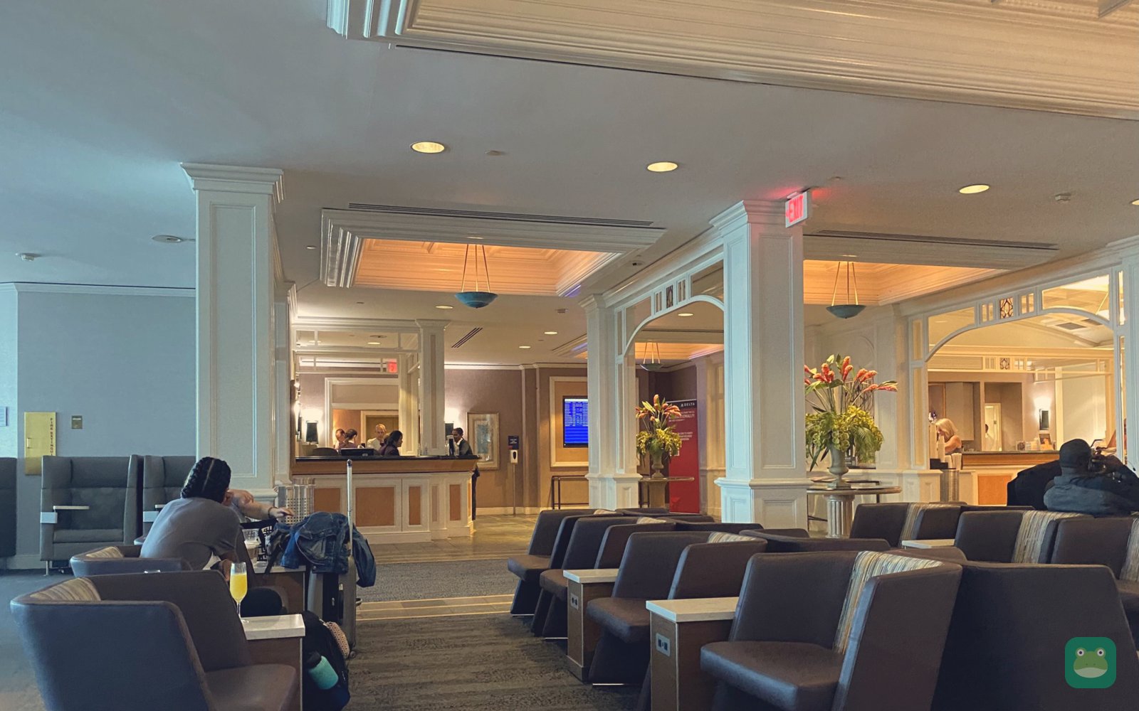 Delta Sky Club, MCO Terminal B (Airside 4) — seating
