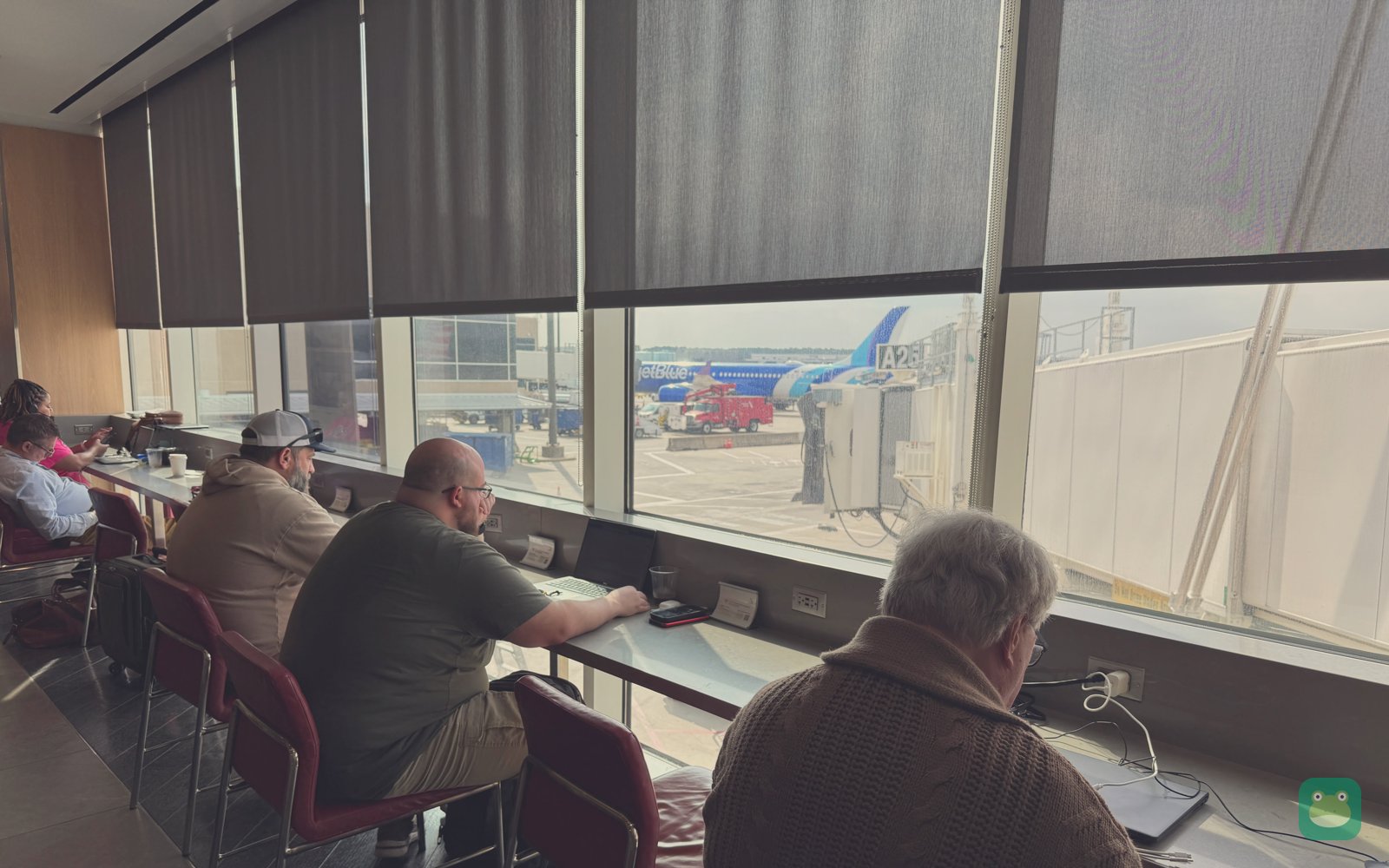 American Airlines Admirals Club, IAH Terminal A — window seating