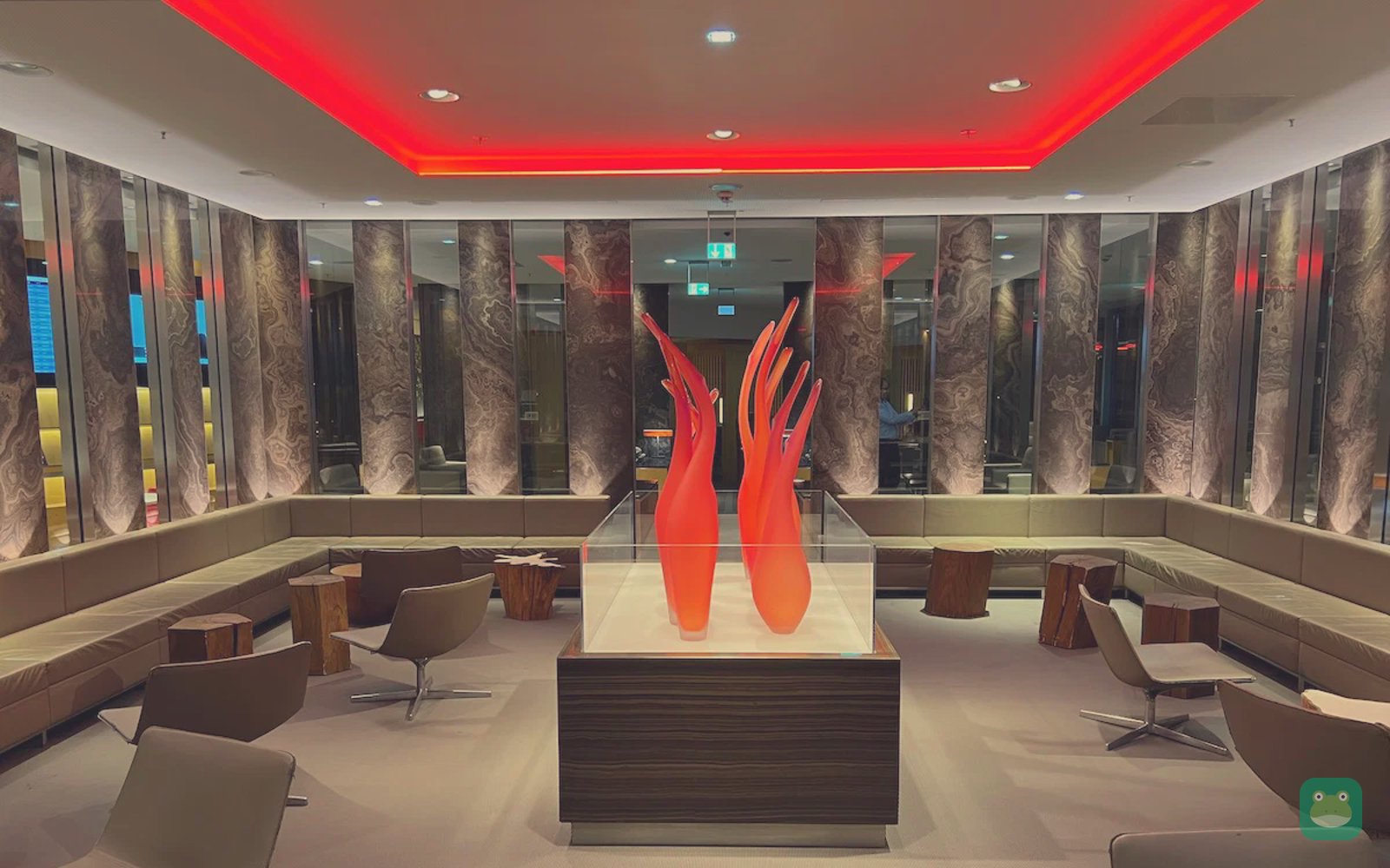 Air Canada Maple Leaf Lounge, FRA Terminal 1 (B) — central seating