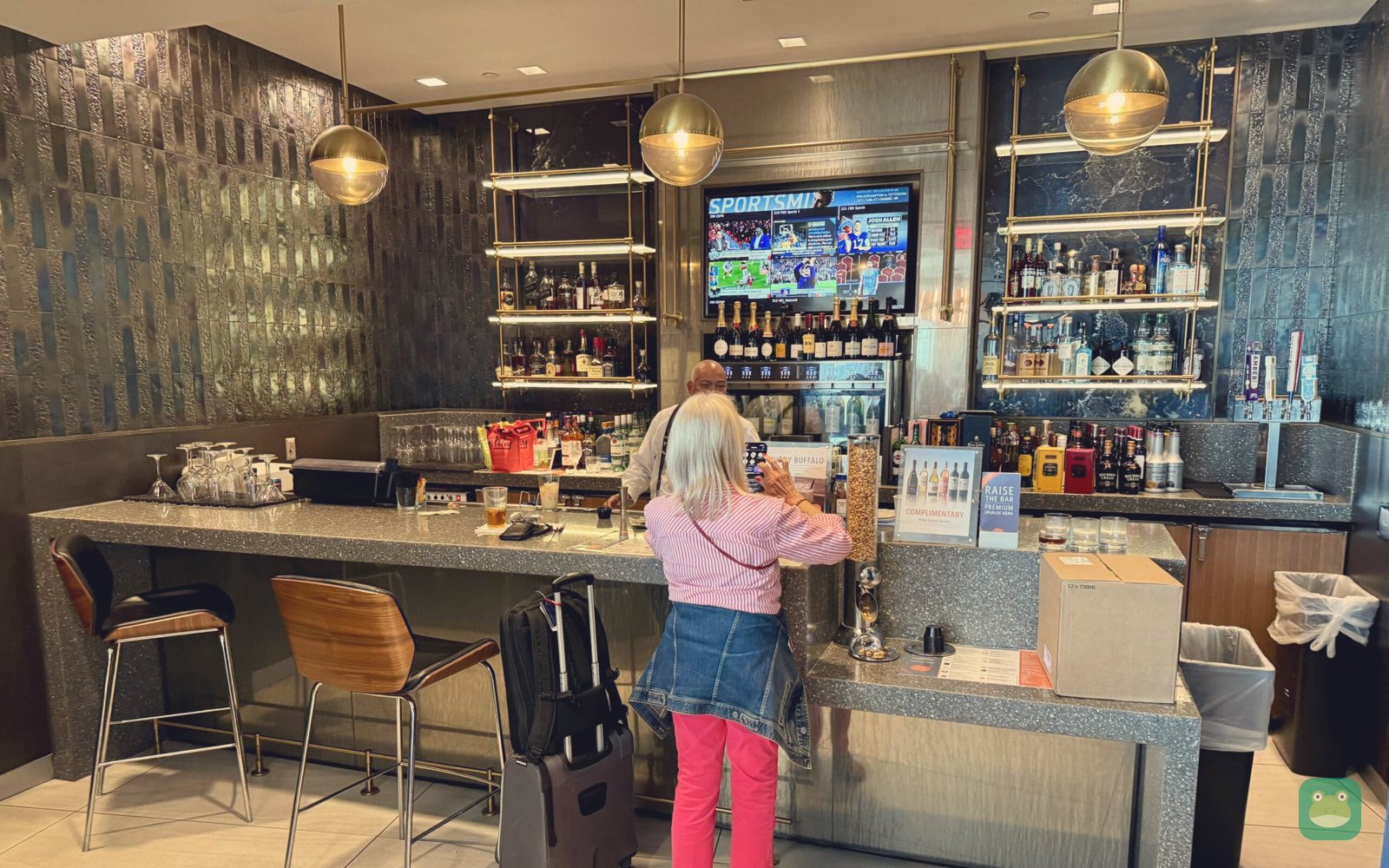 Delta Sky Club, MSY Concourse C — bar